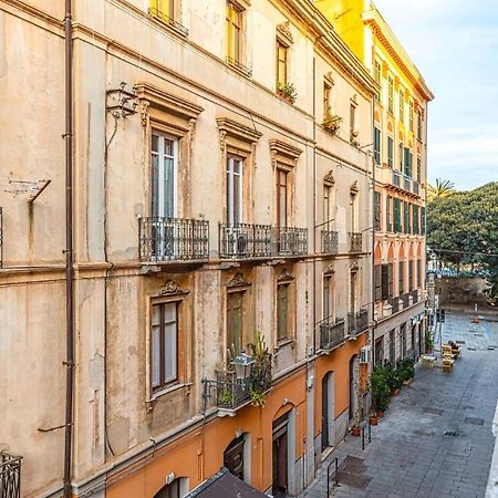 Infinity House - Cagliari Centro Apartment Luaran gambar