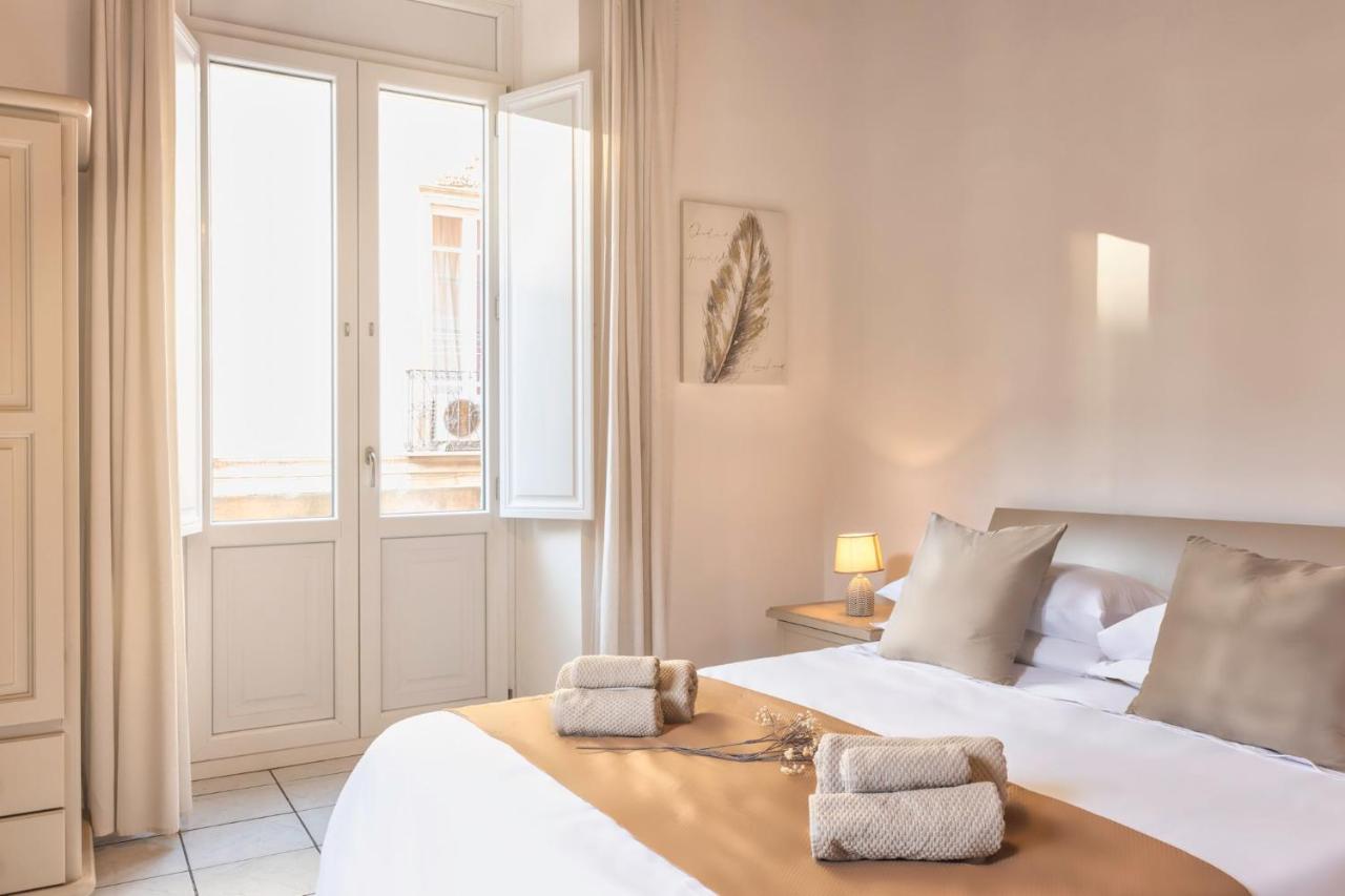 Infinity House - Cagliari Centro Apartment Luaran gambar