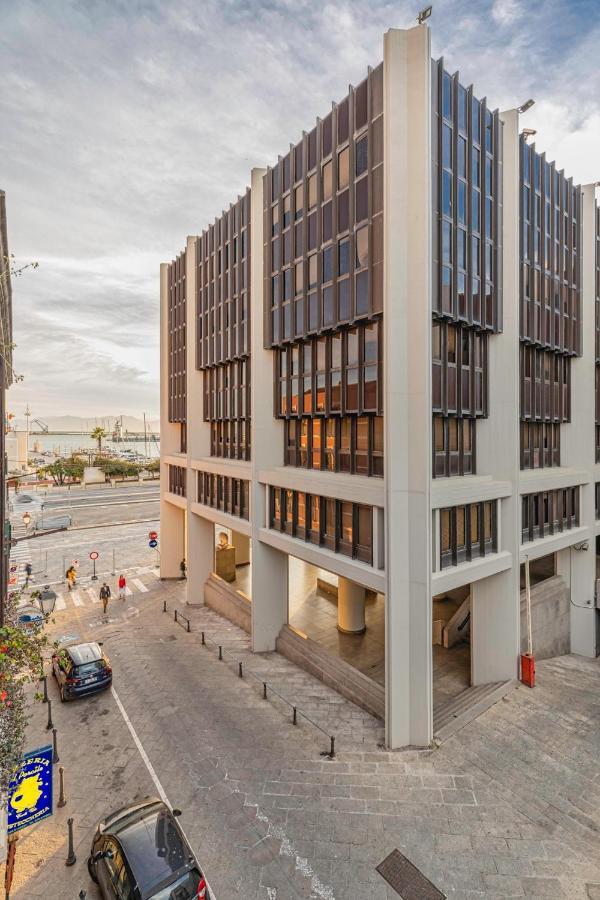 Infinity House - Cagliari Centro Apartment Luaran gambar
