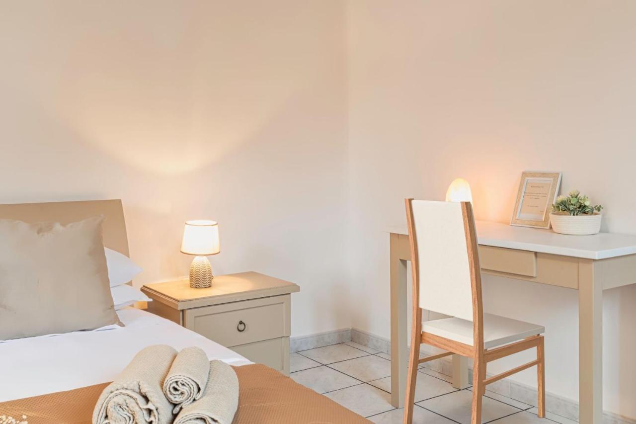 Infinity House - Cagliari Centro Apartment Luaran gambar